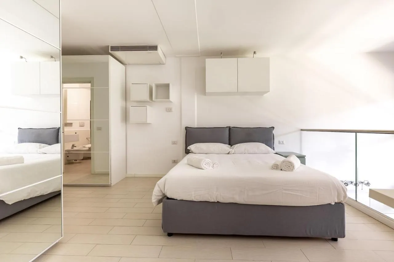 Elegant Loft With Balcony! Apartment Milan 0*,  Italy