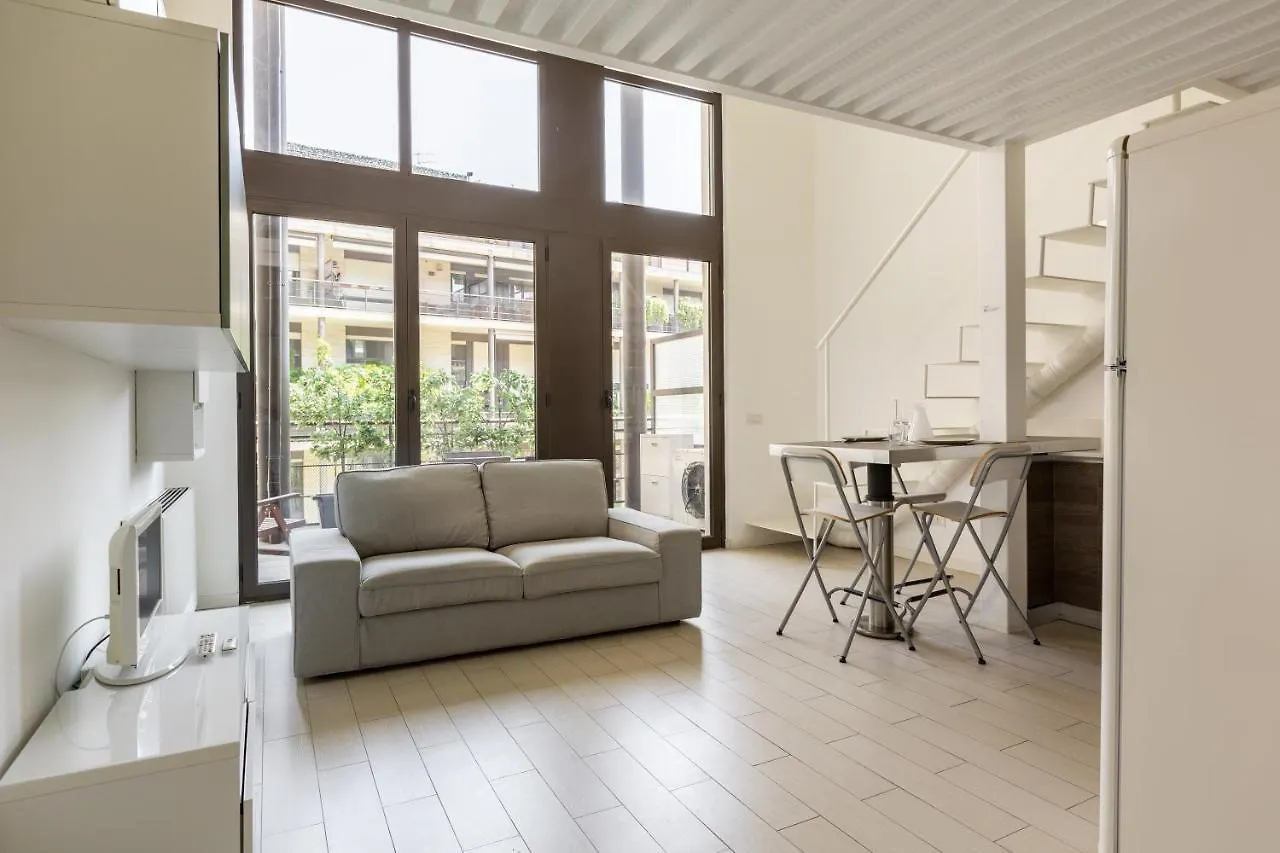 Appartement Elegant Loft With Balcony! à Milan