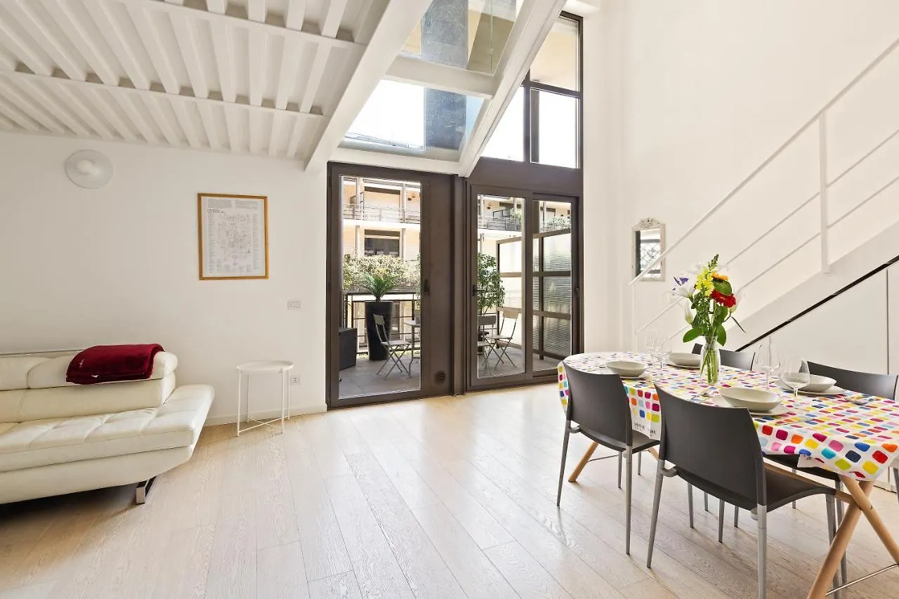 Appartement Elegant Loft With Balcony! à Milan Italie