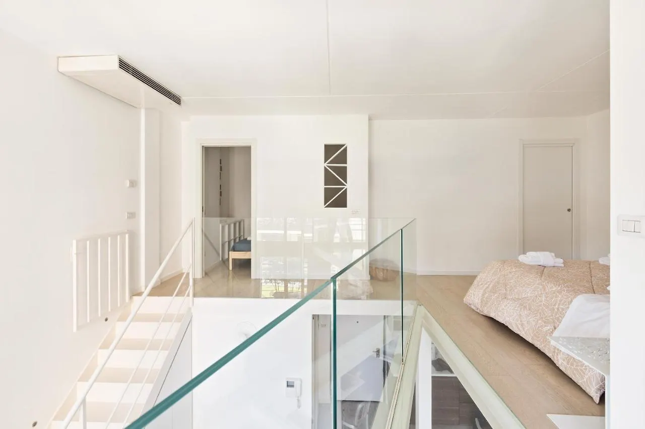 Appartement Elegant Loft With Balcony! à Milan